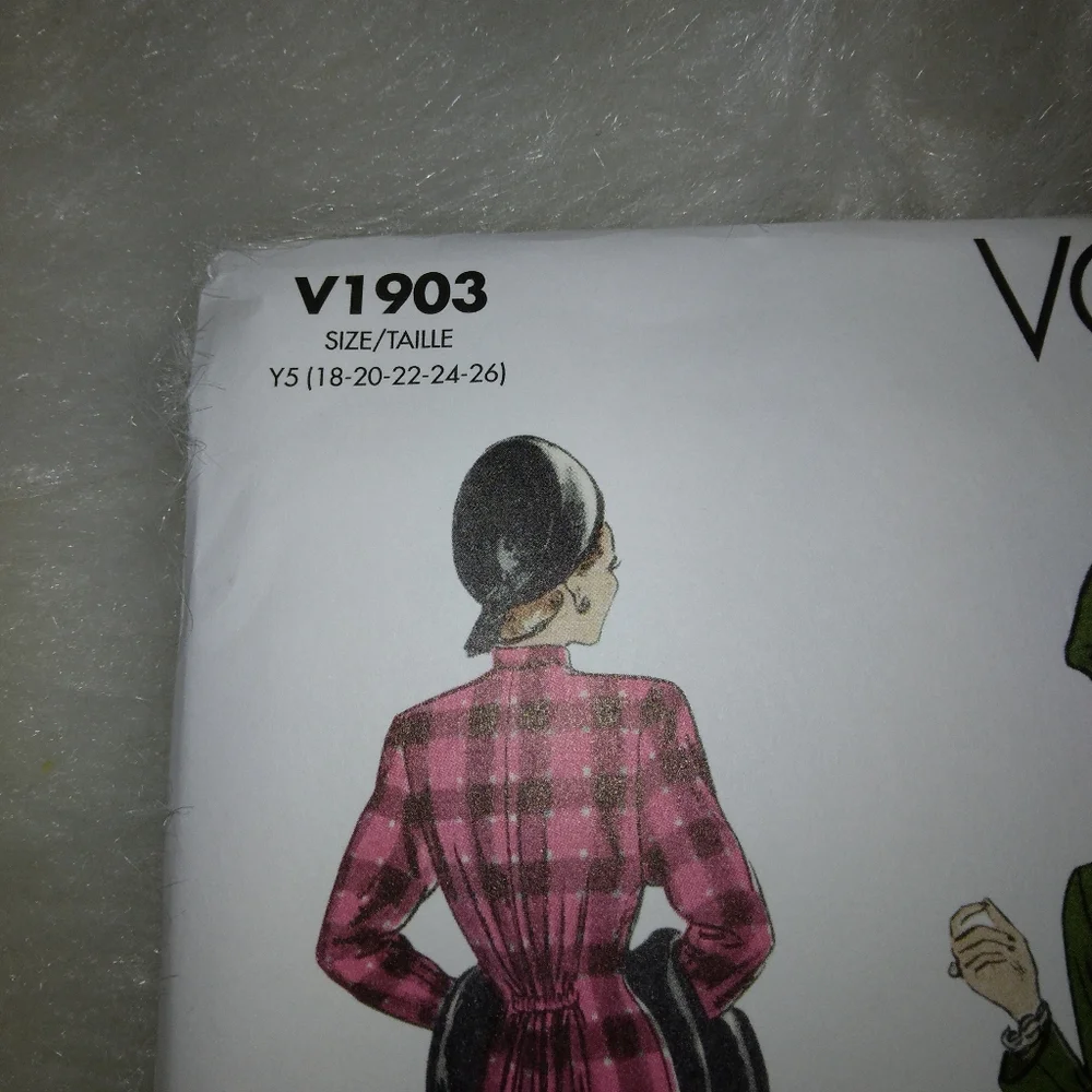 VOGUE V1903 SZ 18-26 MIsses 1945  design fill length, lined coat